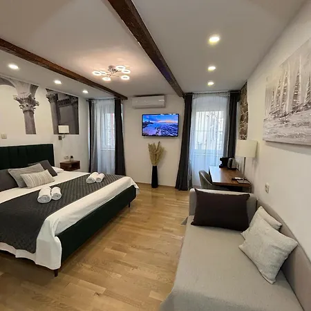 Pensión Palace Luxury