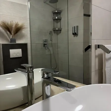 Palace Luxury Pensión 4*