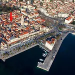 Gostinjska kuća Palace Luxury