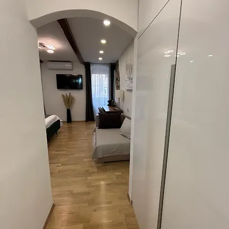 Palace Luxury سبليت